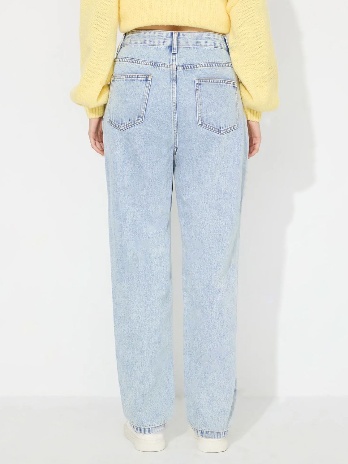 Daisy Straight Jeans with Pockets